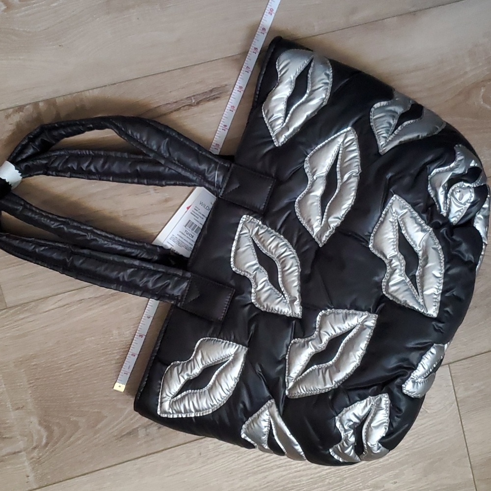 NWT Wildfox Black and Silver Lips Tote Bag - Picture 3 of 7